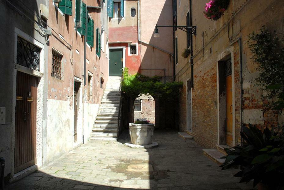 Dorsoduro - Corte Della Comare Venice Exterior photo